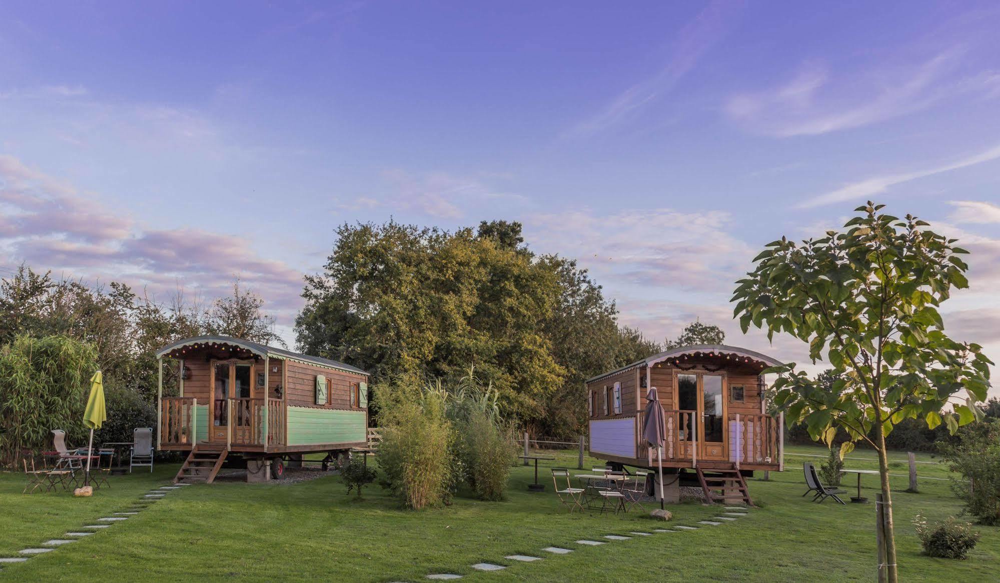 Les Roulottes De La Brauderie Vila Brissarthe Exterior foto